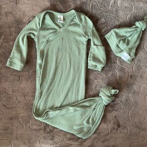 Copper Pearl Rib Knit Newborn Knotted Gown. Like new. Color - clover